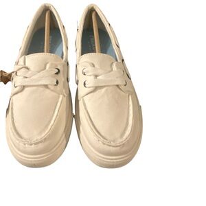 Classic Cream Lace-Up Shoes